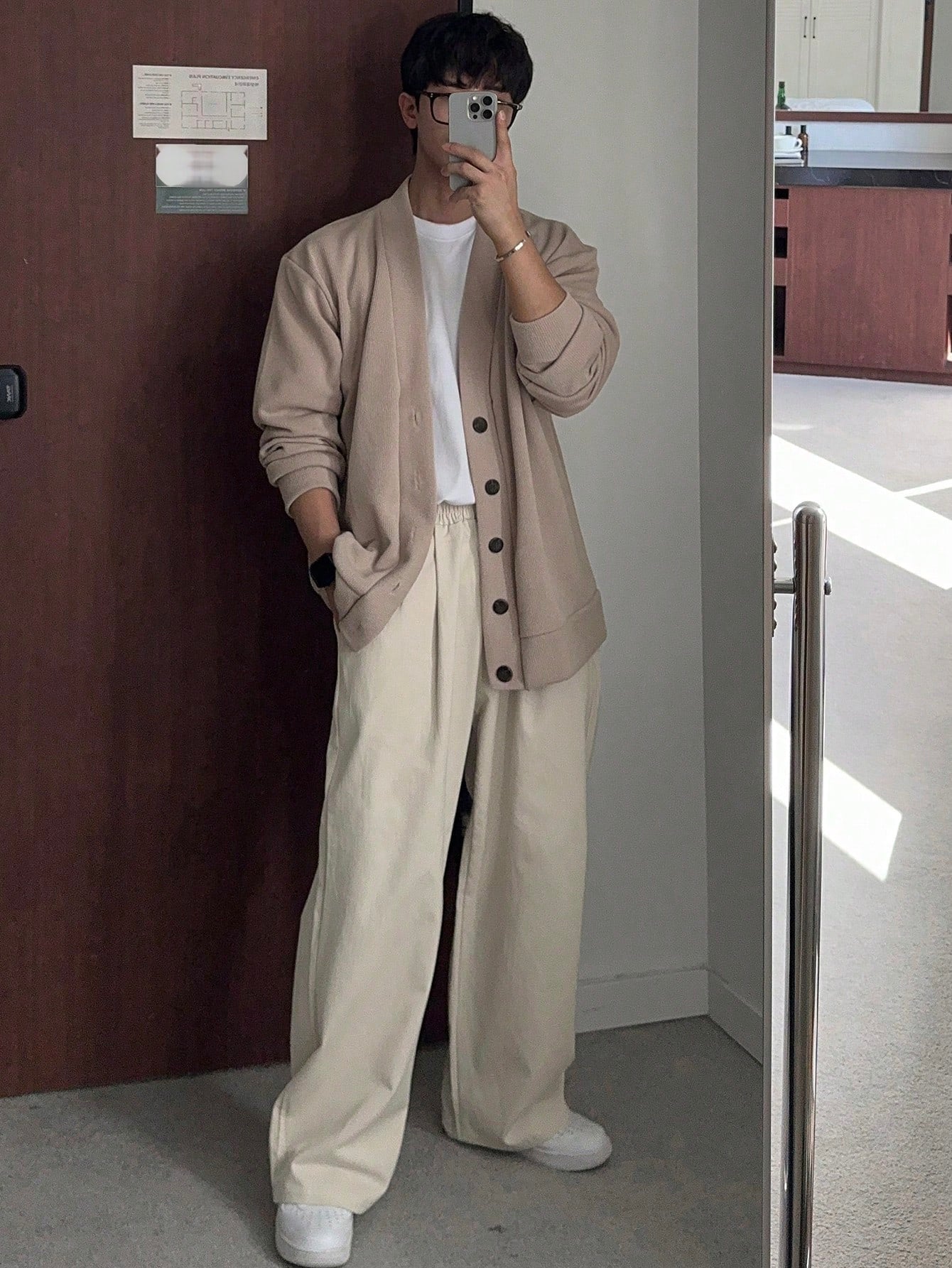 Minimal Wide Leg Pants